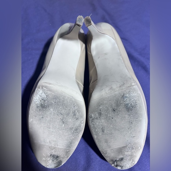 Madden Girl Cream Color Pumps Patent Leather - Picture 7 of 8